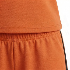 Conjunto Deportivo de 2 Piezas para Mujer, Camiseta de Manga Corta y Pantalones Cortos por Encima de la Rodilla, Cuello Redondo, Secado Rápido, Estampado Geométrico, Color Naranja - Product Image 5