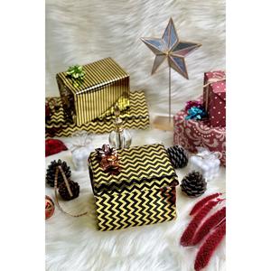 Set di 2 tazze di caffè bianco con due pacchetti regalo fantasia