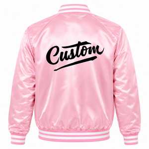 Chaqueta Varsity Rosa de Satén Personalizada para Hombre, Cuello Alto, Cierre de Pullover, Logotipo Bordado en la Parte Delantera, Estilo Bomber Informal para Invierno - Product Image 4