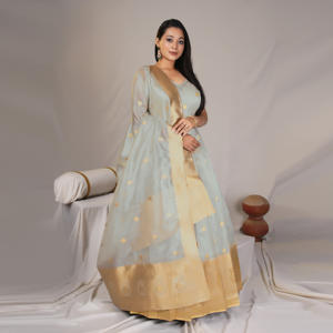 Robe longue en soie Banarasi avec tissage Zari riche, tenue de fête ethnique, robe longue avec ensemble dupatta - Product Image 2