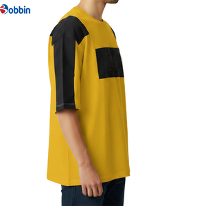 Camiseta Personalizable de Moda para Hombre, Talla Grande, Amarilla y Negra con Mangas en Contraste, Diseño en Blanco Multicolor Personalizado - Product Image 1