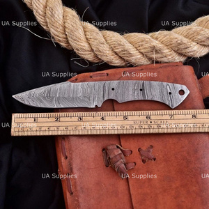 Cuchillo de Supervivencia, Caza y Camping UA Supplies de Alta Calidad, Hoja Fija de Acero de Damasco Afilada como una Navaja, con Orificio para el Dedo, Punta Caída, 8 Pulgadas, 0.5mm - Product Image 4