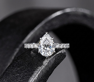 Anillo de Diamantes CVD de Corte Lágrima de Lujo, Chapado en Oro de 18K y 14K, Anillo de Compromiso con Diamante Solitario de Corte Pera, Banda de Diamantes Pavé para Mujer - Product Image 1