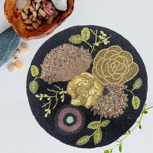FAIZA CRAFT Salvamanteles de Hojas con Cuentas Hechas a Mano, Cuentas de Vidrio Plateadas, Bordado, Formas Redondas/Ovaladas/Cuadradas para Decoración de Mesa Navideña - Product Image 6