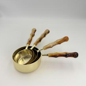 Tasses à mesurer en acier inoxydable avec poignée en résine multicolore, écologiques, résistantes à la chaleur, lavables au lave-vaisselle, robustes - Product Image 1