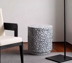 Mesa auxiliar con incrustaciones de hueso, mesa de lujo con diseño intrincado hecho a mano para muebles de dormitorio - Product Image 1