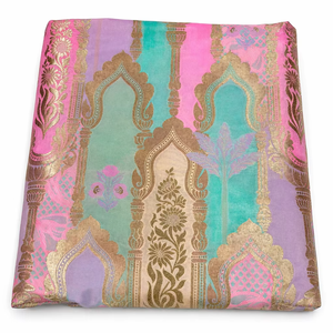 Tela de Seda Brocada Jacquard de Lujo con Motivos de Zari Dorado, Textil de Seda Ligero para Prendas y Decoración - Product Image 1