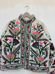 Veste artisanale Suzani |   Manteau de festival bohème et kimono pour invitées de mariage |   Cadeau ethnique unique - Product Image 3