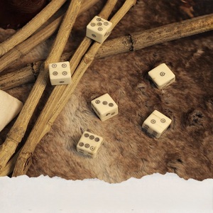 Dados de Cuerno de Búfalo Cuadrados Pulidos Naturales de ILAHI, Ecológicos, con Patrones Únicos, para Amantes de la Religión, Feng Shui, Juegos de Rol y Mesa - Product Image 6