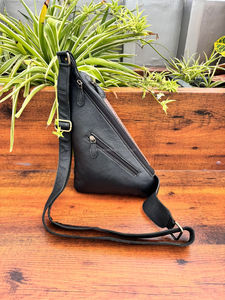 Bolso bandolera personalizable para el pelo en la mano para Unisex, bolso de pecho de un solo hombro de viaje Vintage de cuero genuino occidental - Product Image 4
