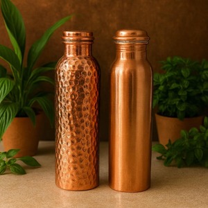 Botella de Agua de Cobre Timeless Gear - Estilo Duradero, Color Sólido, a Prueba de Fugas, Gran Capacidad, Ecológica y Portátil, Diseño Vintage - Product Image 1