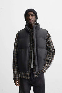 Top Selling Jet Black Color Sleeveless Men's Puffer Vest Winter Warm Cotton Filled <b>Padded</b> Zipper Style Puffer Jacket for Men - Product Image 3