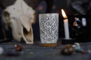 Verre à shot en corne de buffle gravée à la main, motif rune viking, verre à whisky en corne naturelle, vaisselle artisanale de luxe - Product Image 2