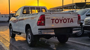 NUEVO TOYO HILUX 2026 CABINA SENCILLA TRANSMISIÓN MANUAL 2 PUERTAS R20 IZQUIERDA 4.1-6L TURBO FAROS LED SUV 200-250PS CUERO OSCURO - Product Image 3