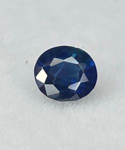 ไพลินสีน้ำเงินธรรมชาติทรงรี สีน้ำเงินเข้ม  ไพลินผ่านการอบความร้อน - Product Image 4