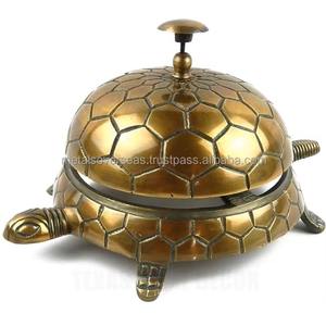 Campana de Mesa de Latón Hecha a Mano con Forma de Tortuga, Decoración de Latón en Forma de Tortuga, Campana Decorativa de Latón con Forma de Tortuga, Elegante Adorno Metálico para Mesa - Product Image 1