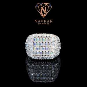 Anillo de Boda de Lujo con Moissanita Redonda, Chapado en Plata de Ley 925, Diseño de Banda Completa, Pasa la Prueba del Diamante, Brillante - Product Image 2