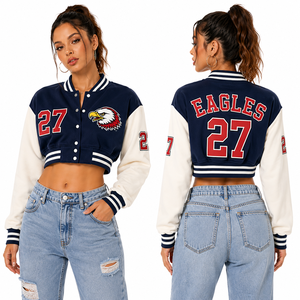 Chaqueta Varsity Corta para Mujer, Color Verde Crema, con Logotipo de Ciervo Bordado, Número y Botones a Presión, Estilo Urbano, Venta al Por Mayor, OEM, Lista para Exportación - Product Image 6
