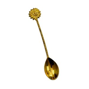 Cuillère à thé en laiton au design exquis, motif brindille dorée en relief avec manche en forme de lune, pour table à manger et desserts - Product Image 3