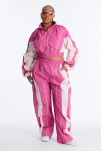Conjunto Deportivo Impermeable Unisex Color Rosa con Bloques de Color, Corte Regular, Estilo Y2K, Top Corto con Capucha y Pantalones con Cordón Ajustable - Product Image 5