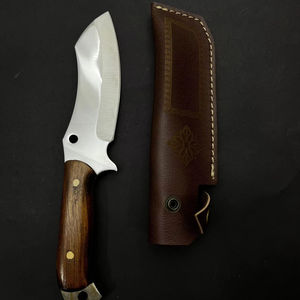 Cuchillo de Camping Jexa con Mango de Madera de Nogal, Acero Inoxidable 4116, Hoja Fija Parcialmente Dentada, Funda de Cuero para Exteriores, Garantía de 3 Años - Product Image 1