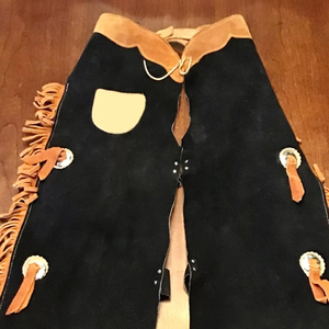 Chaps de cowboy longs en cuir véritable de haute qualité avec fermeture à boutons-pression, design personnalisé pour l'équipement d'équitation, vente en gros - Product Image 1