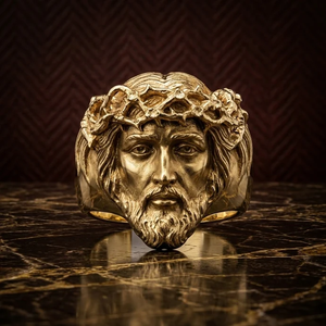 Bague statement en or 18 carats avec tête de lion rugissant sculptée en 3D - Product Image 2