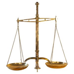 Balance en laiton réplique antique, pièce décorative de collection pour bibliothèque, salle d'étude et intérieur de bureau - Product Image 6