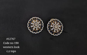 Boucles d'oreilles clous florales 12767 avec pierre verte, diamant taille poire, plaqué or, bijoux classiques pour femme, cadeau pour mariage et soirée - Product Image 5
