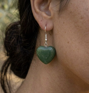 Pendientes de Aro con Forma de Corazón de Jade Verde para Mujer - Modernos para Fiestas, Bodas y Regalos - Product Image 1