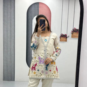 Ensemble coordonné Off White en soie pure avec broderie lourde et travail de sequins - Product Image 1