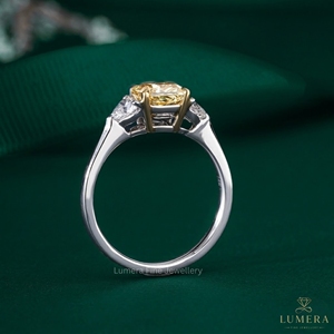 แหวนเพชรทรงรัศมีและทรงหัวใจ เพาะเลี้ยงในห้องปฏิบัติการ รับรองโดย IGI ทอง 9K ถึง 18K สำหรับผู้หญิง งานแต่งงาน งานหมั้น ขายส่งจากผู้ผลิต - Product Image 3