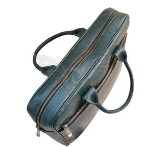 Sac à ordinateur portable décontracté et durable pour hommes et femmes, avec options de design personnalisé, en cuir véritable, à porter à l'épaule, couleurs et tailles personnalisables - Product Image 6