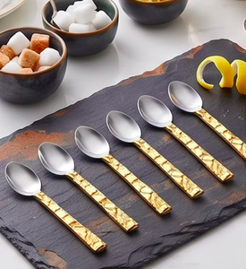 Ensemble de couverts tendance avec manche texturé doré, élégants ustensiles de table en acier inoxydable, accessoires de cuisine haut de gamme pour la salle à manger - Product Image 6