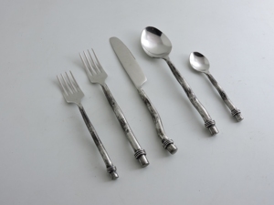 Juego de Cubiertos de Acero Inoxidable con Acabado Espejo, Diseño Vintage de 5 Piezas, Resistente al Óxido, Apto para Lavavajillas, Ecológico - Product Image 1