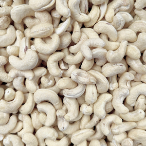 Trusted Supplier Raw Edible Cashew Nuts From Santigo Binh Phuoc Vietnam - Product Image 1