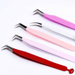 Pinzas para Pestañas de Acero Inoxidable con Punta Suave, Herramienta de Precisión para Aplicación de Pestañas, Mango en Degradado Rojo, Rosa y Blanco, Extremos en Forma de Corazón - Product Image 2