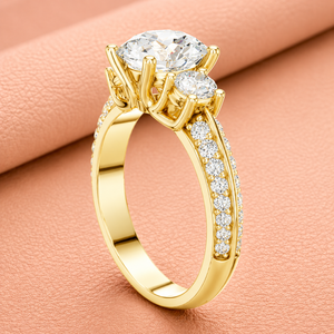 Anillo de Compromiso de Lujo con Tres Diamantes de Corte Redondo en Oro Amarillo, Anillo Nupcial con Pavé, Certificado IGI, Joyería de Boda - Product Image 3