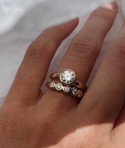 Anillos Apilables con Diamantes Engastados en Bisel, Redondos, Cultivados en Laboratorio, Oro Sólido de 14K y 18K, Joyería Fina Minimalista de Lujo para Uso Diario, Venta al Por Mayor - Product Image 2