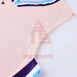 Uniforme de basket-ball sur mesure, nouveau style, fabriqué en polyester 100 %, uniforme de basket-ball fabriqué au Pakistan - Product Image 6