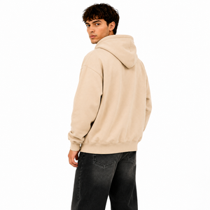 Sweat-shirt à capuche zippé beige pour homme, en coton épais, avec graphisme vieilli sur le devant, poches latérales, style streetwear décontracté - Product Image 2