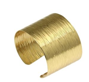 Brazalete de latón dorado con banda ancha para colecciones de boutique y accesorios de moda para mujer - Product Image 6