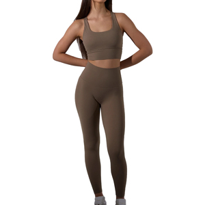 Conjuntos de Yoga para Mujer Personalizables, Ecológicos, Transpirables y sin Costuras, de 2 Piezas, con Hombros Descubiertos y sin Mangas, con Logotipo Personalizable - Product Image 1