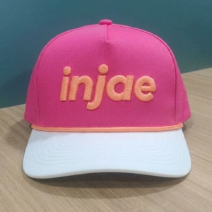 Gorras de Golf de 5 Paneles con Visera Precurvada Personalizadas OEM, Bordado 3D, Perforadas, Corte Láser, Estructuradas, ODM, MOQ Bajo, de Fábrica - Product Image 1
