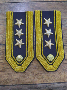 Épaulettes et insignes personnalisés en polyester pour uniforme d'extérieur confortable avec sangle d'épaule intégrée - Product Image 6