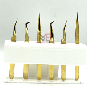 Juego de Pinzas para Pestañas Chapadas en Oro con Puntas Dentadas de Precisión para Extensiones de Pestañas, Pinzas para Extensiones de Pestañas con Logotipo Personalizado - Product Image 1