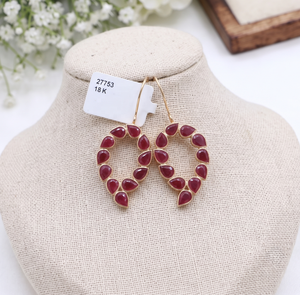 Pendientes de Oro Amarillo de 18k con Rubí Natural en Forma de Pera y Bisel en Espiral, Joyas Memoria, Venta al Por Mayor - Product Image 4