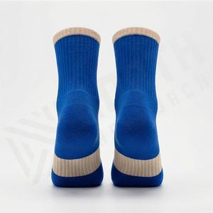 Chaussettes de compression courtes pour hommes, pour le badminton, couleur personnalisée, respirantes, performance athlétique, équipement de gym - Product Image 2