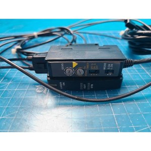 Controlador de Láser KEYENCE, Controlador de Sensor Láser, Usado como Está, Piezas de Equipos Semiconductores Legados - Product Image 2