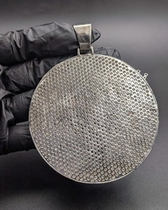 Colgante Eli Saco Slay Slow Round con Cristales de Estrás Micro Pavé, Chapado en Plata 925, Amuleto Hiphop para Hombre - Product Image 6